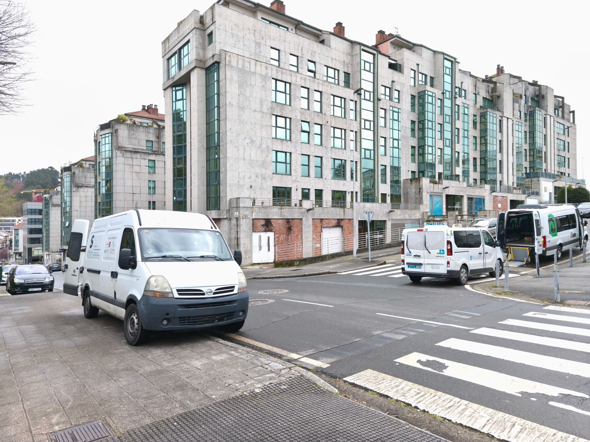 Außenansicht von Maisonette zum Verkauf in Santiago de Compostela  mit Heizung, Terrasse und Abstellraum