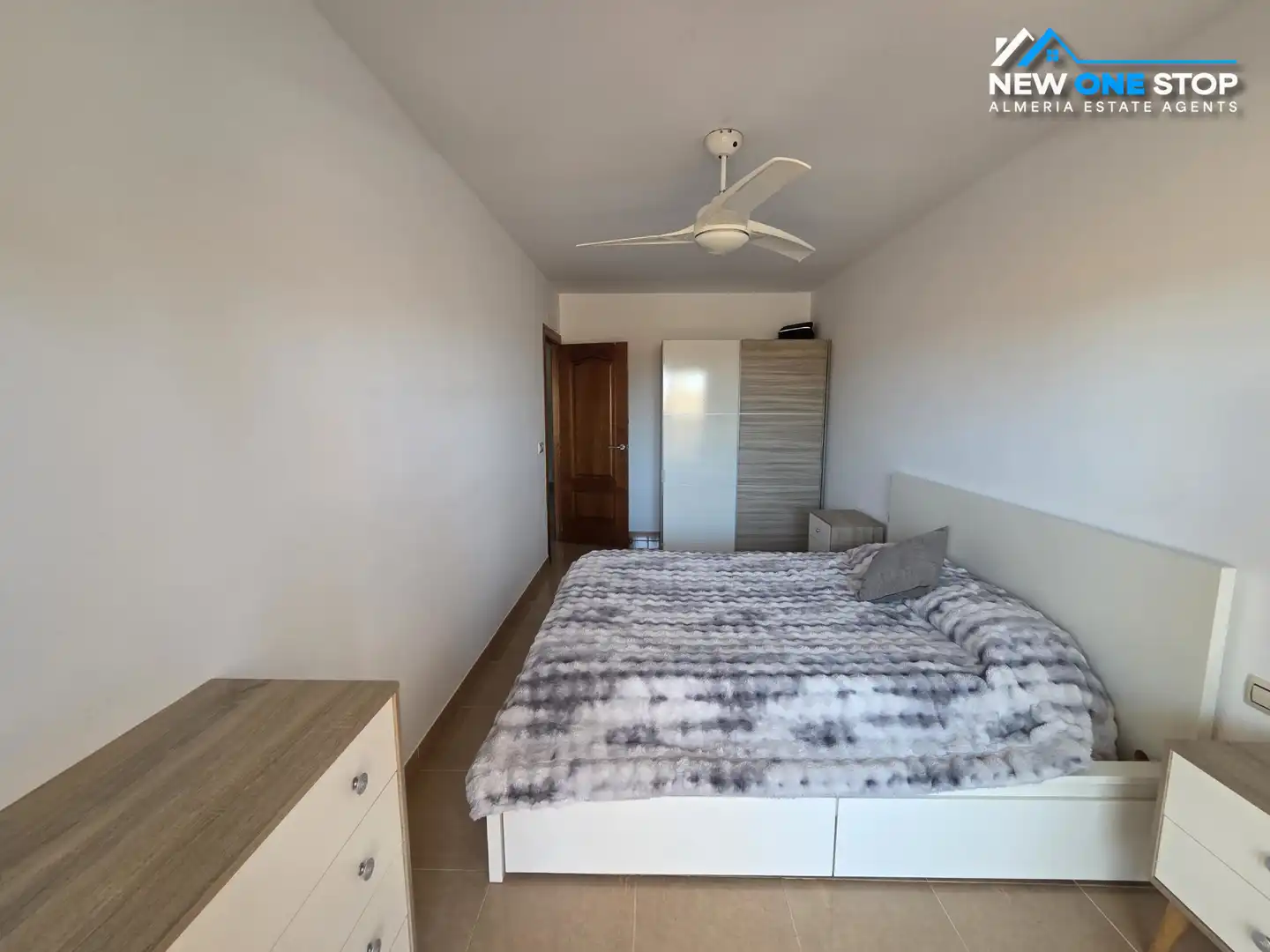 Habitación de Dúplex en venta en Carboneras con Terraza, Horno y Lavadora