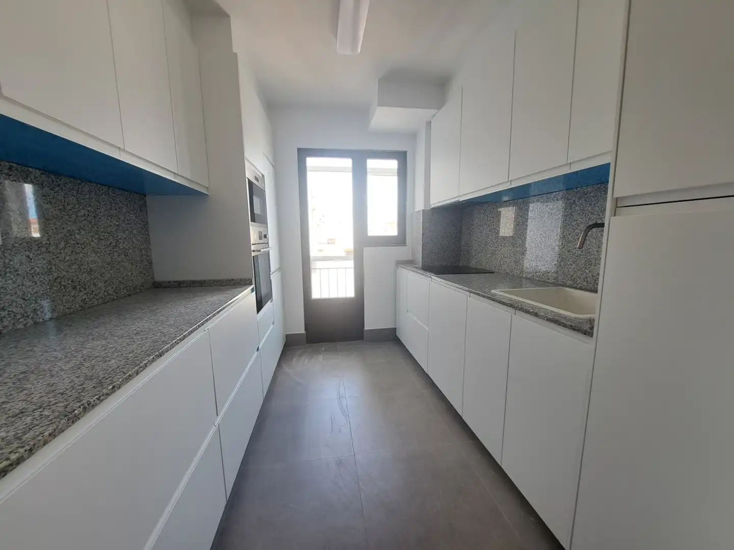 Cocina de Piso de alquiler en León Capital  con Parquet, Horno y Lavadora