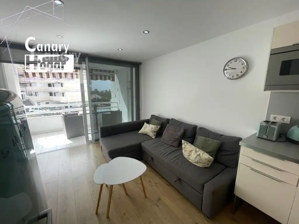 Terraza de Estudio en venta en Adeje con Aire acondicionado, Calefacción y Piscina comunitaria