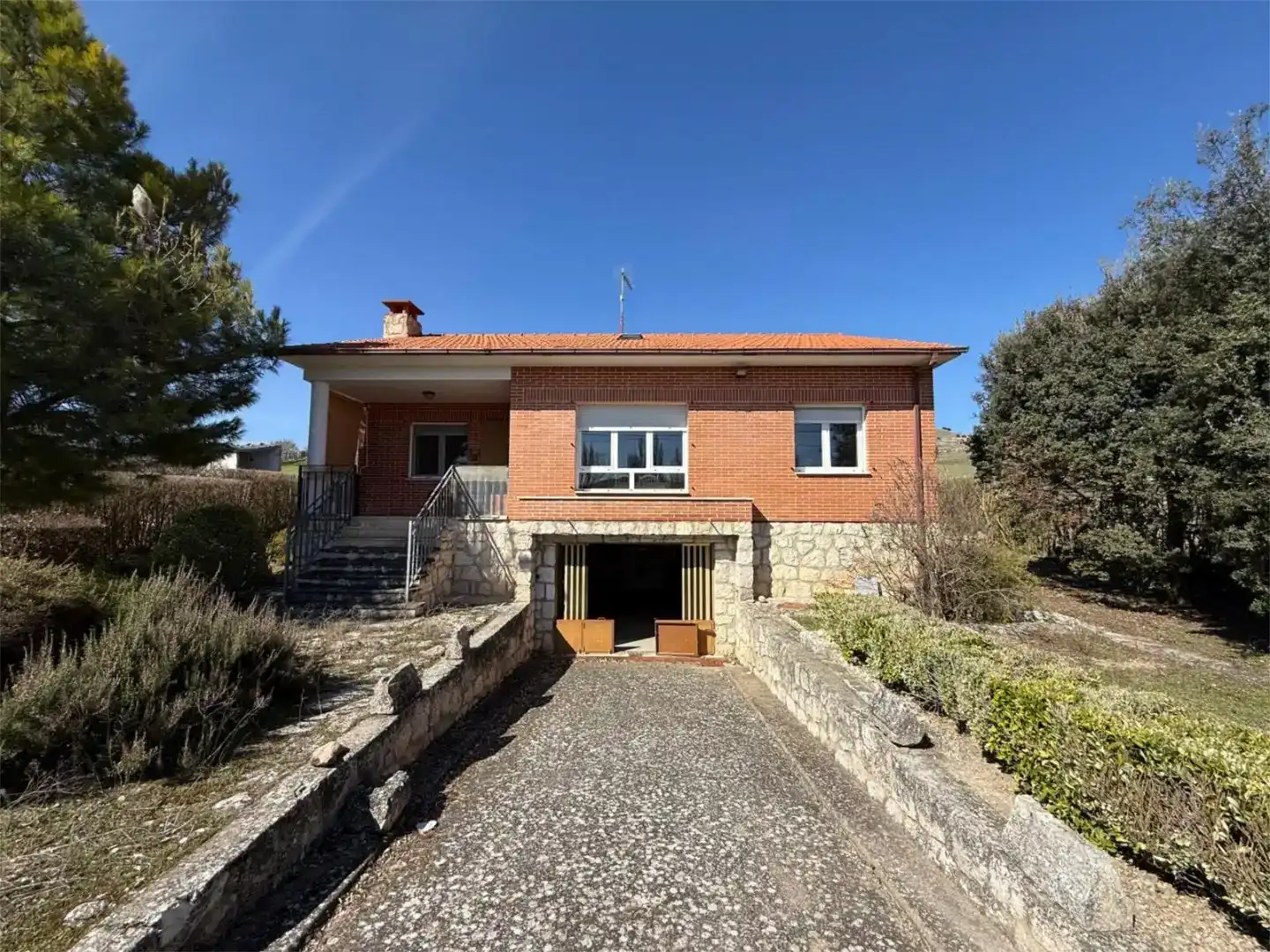 Vista exterior de Pis en venda en Torresandino amb Jardí privat