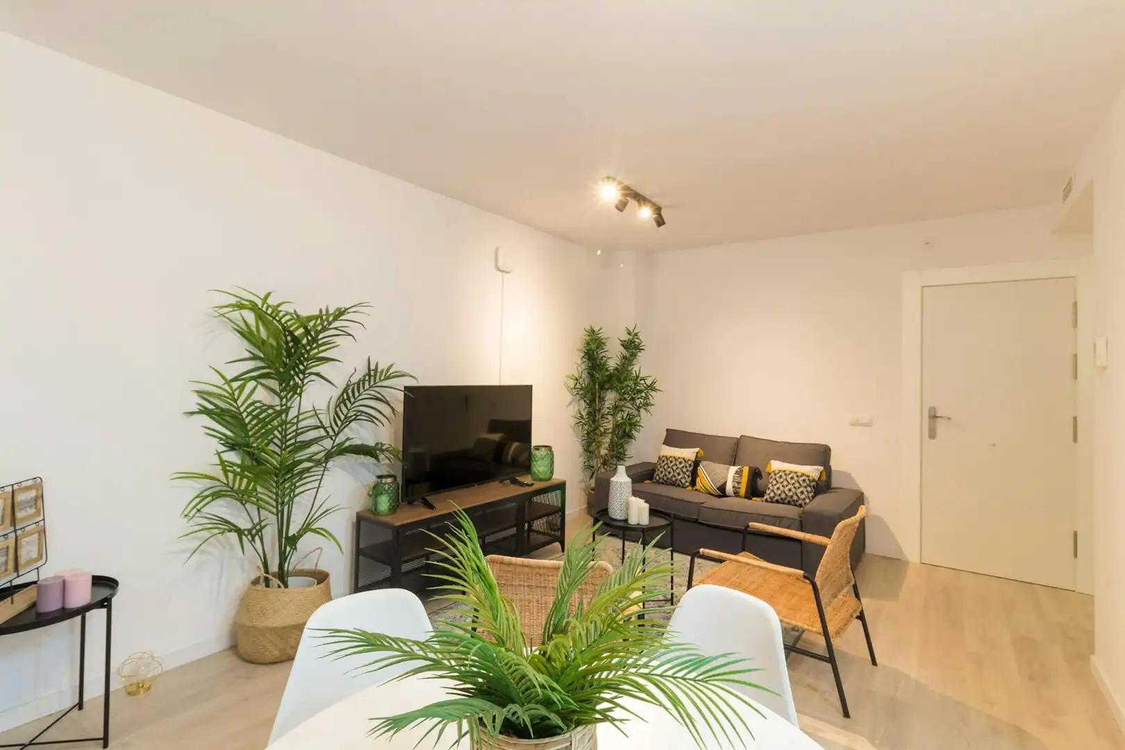 Living room of Flat for rent in Barcelona  with Air Conditioner, Heating and Furnished