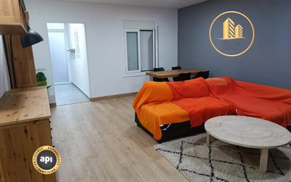 Living room of Single-family semi-detached for sale in Terrassa  with Air Conditioner, Heating and Parquet flooring