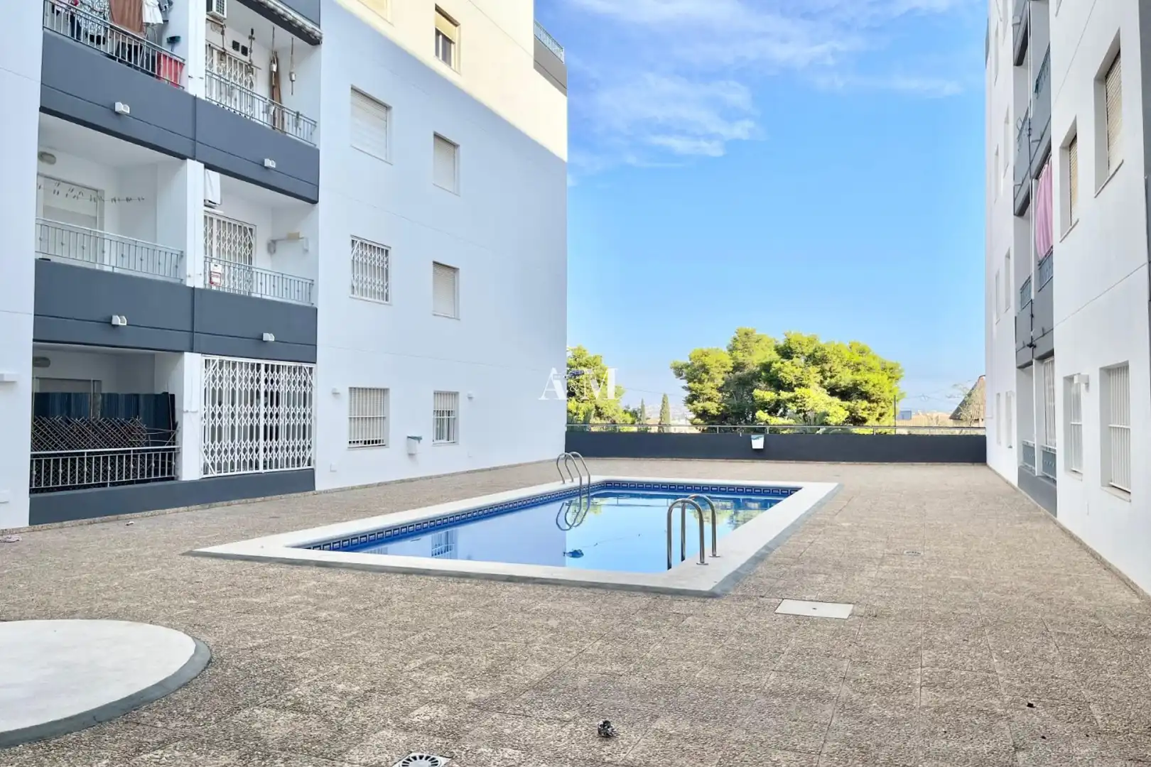 Piscina de Pis de lloguer en Torrevieja amb Aire condicionat, Calefacció i Piscina