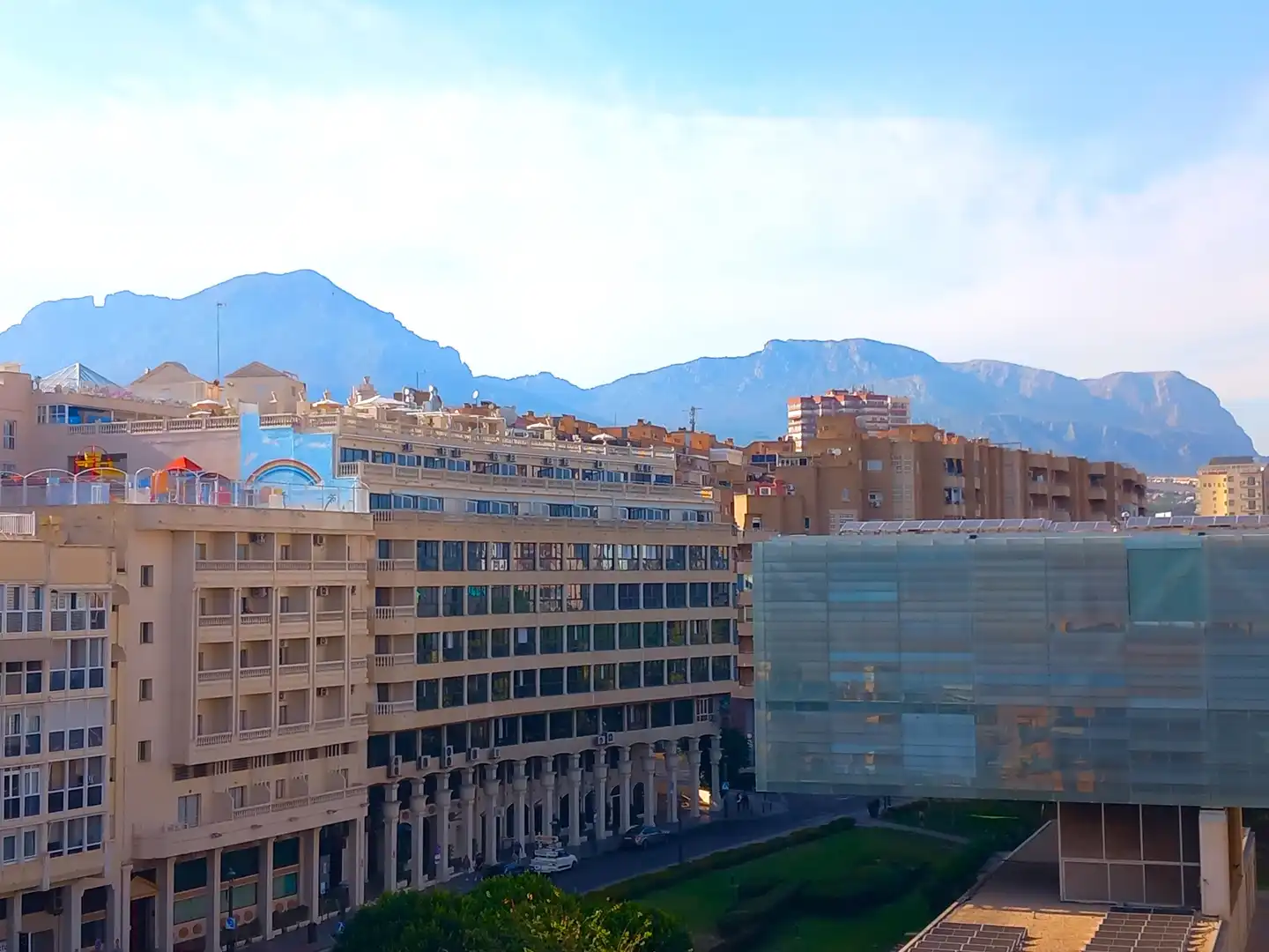 Vista exterior de Ático en venta en Benidorm con Aire acondicionado, Terraza y Amueblado