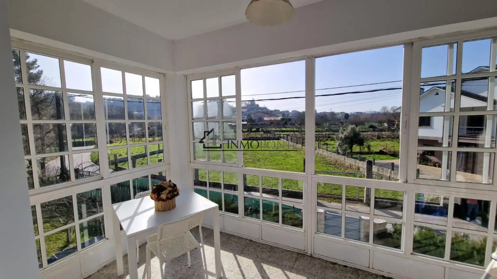 Vista exterior de Casa o xalet en venda en Pontevedra Capital  amb Jardí privat