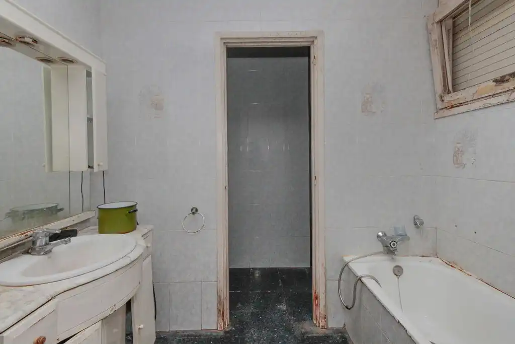 Bathroom of Flat for sale in Terrassa