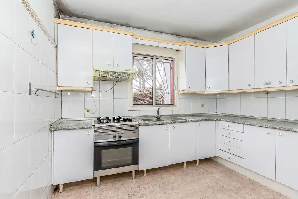 Casa adosada en venta en C/ Lezcano, Llano del Moro