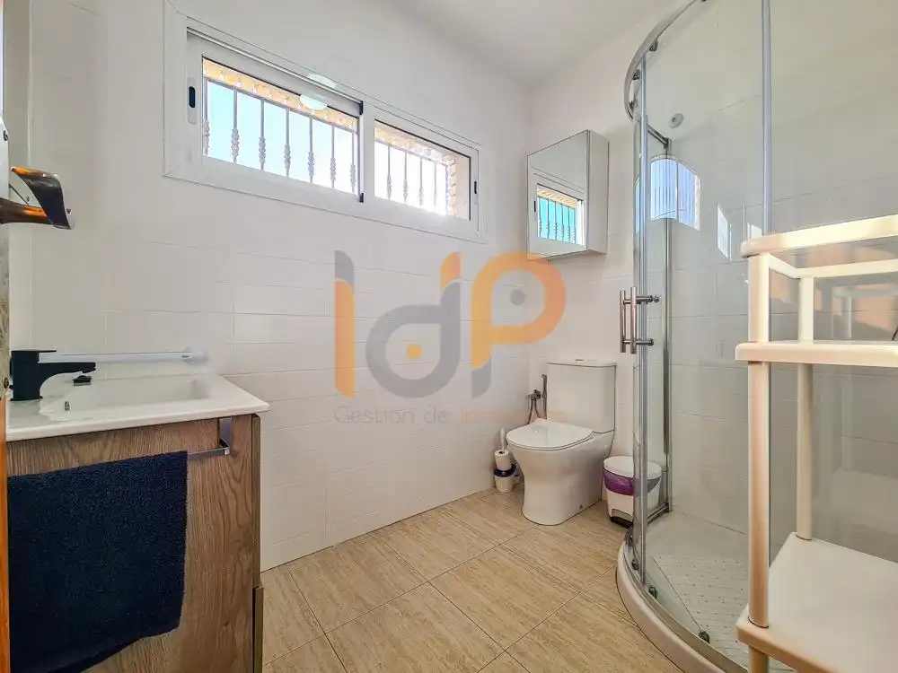 Baño de Casa o chalet en venta en Águilas con Aire acondicionado, Jardín privado y Trastero