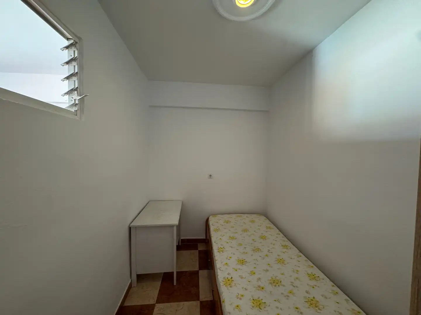 Habitación en Calle Maestro Chapí, Parque Ayala - Jardín de la Abadía - Huelín