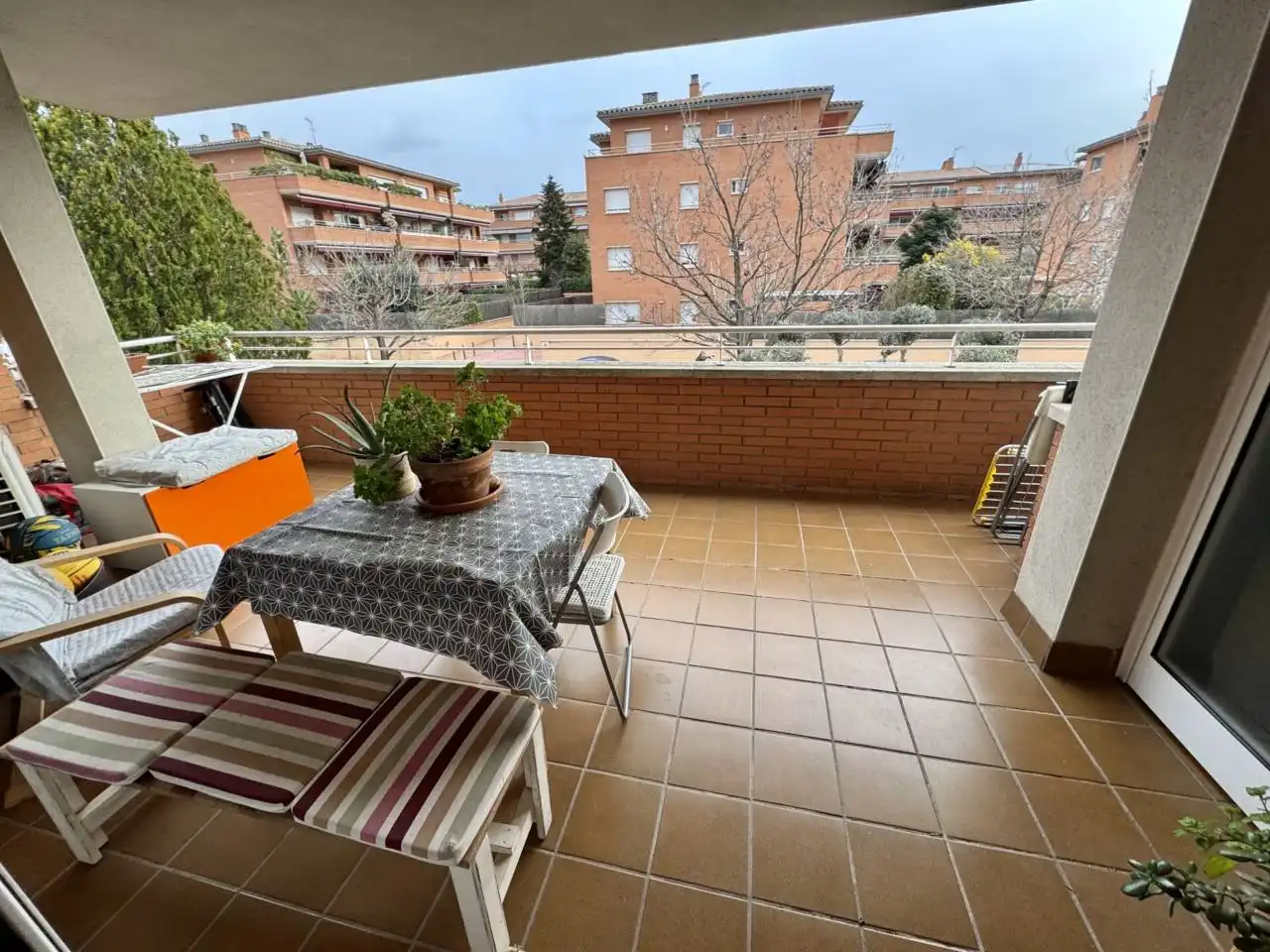 Terrassa de Pis en venda en Cerdanyola del Vallès amb Parquet, Terrassa i Piscina comunitària
