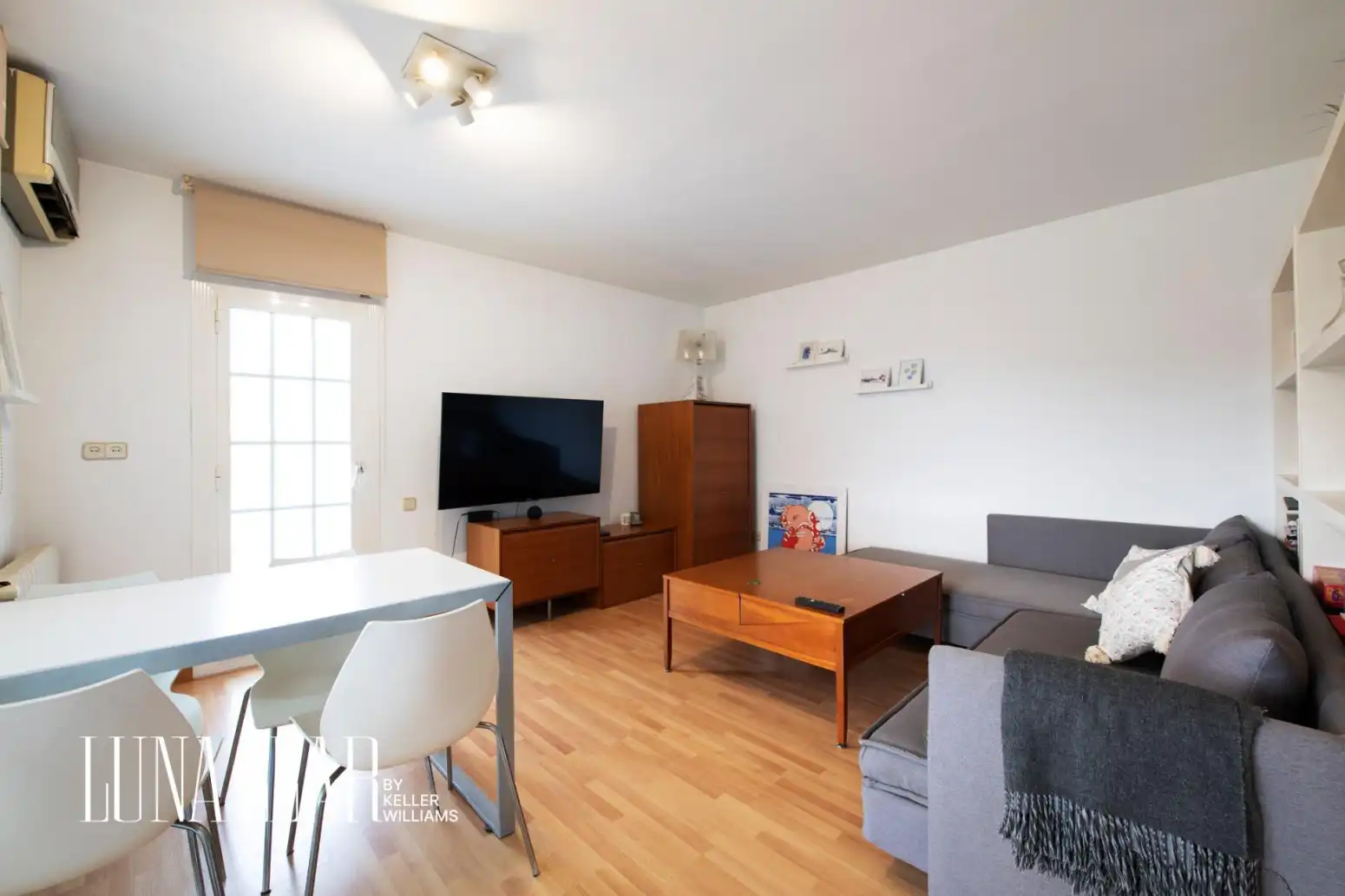 Living room of Attic for sale in Castelldefels  with Air Conditioner, Heating and Parquet flooring