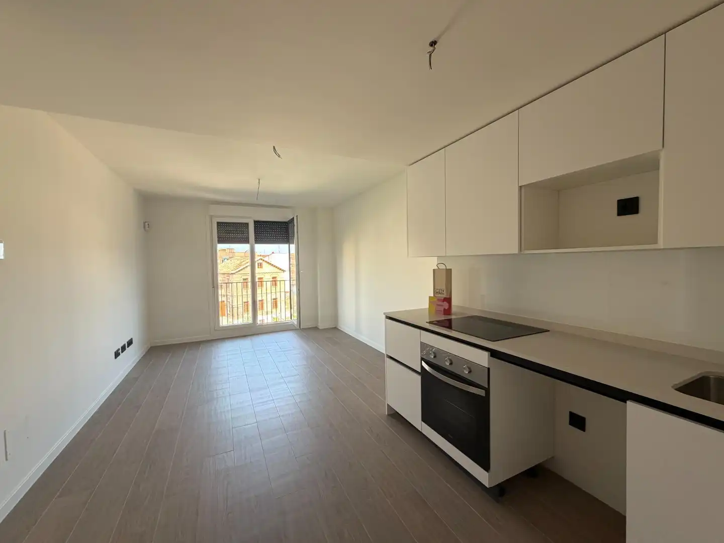 Bedroom of Flat for rent in Madrid  with Air Conditioner, Heating and Storage room