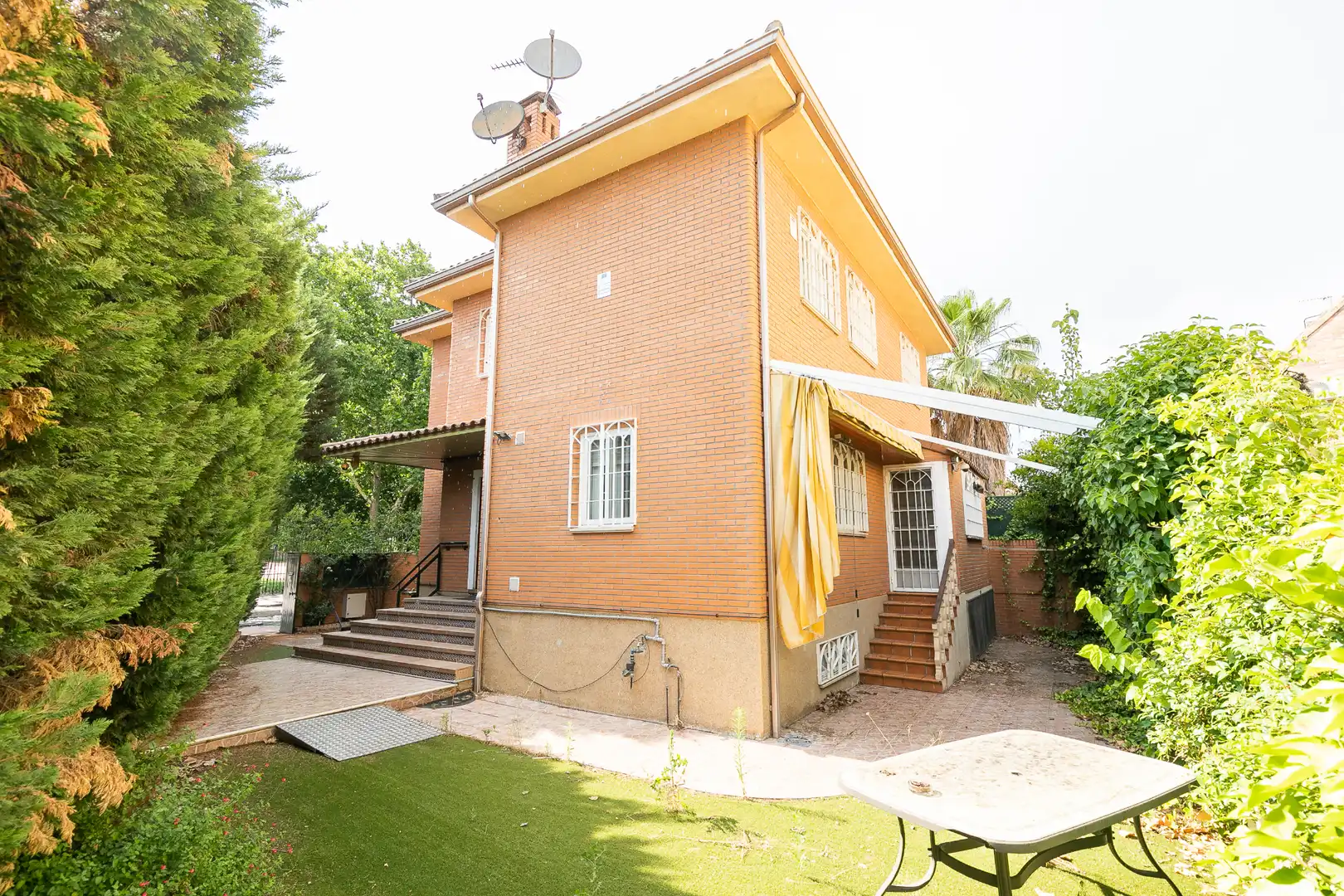 Jardí de Casa o xalet en venda en Torrejón de Ardoz amb Aire condicionat, Calefacció i Jardí privat