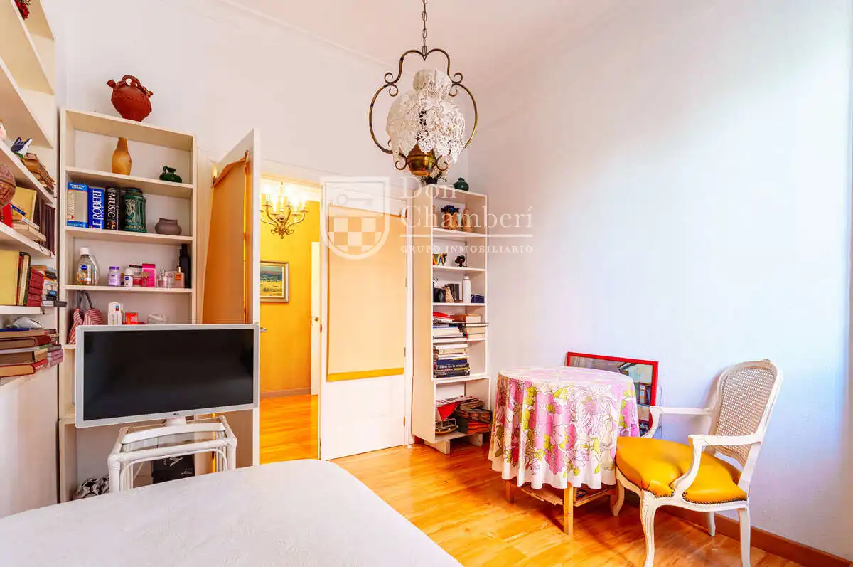 Schlafzimmer von Wohnung zum Verkauf in Madrid mit Klimaanlage, Heizung und Möbliert