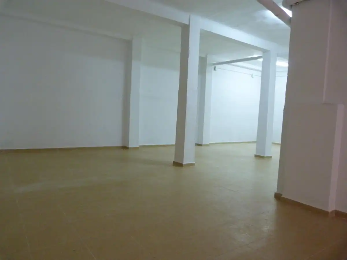 Local comercial en venta en Calle San Martín de Porres 9, imagen 2