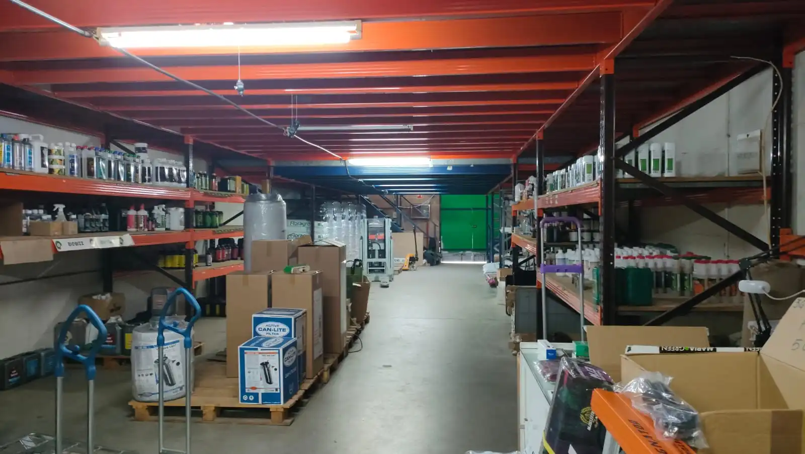 Fabrikhallen zur Miete in Sevilla