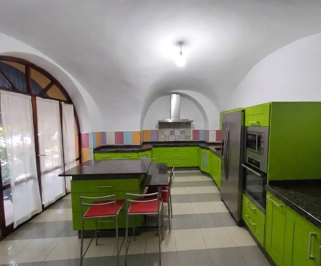 Maison avec piscine à vendre à Avenida Campo Rosario 5