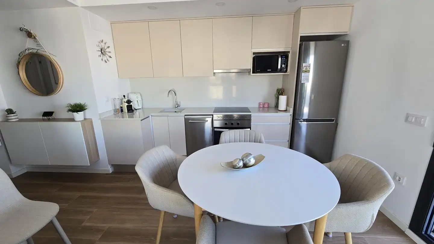 Cocina de Apartamento de alquiler en Gandia con Aire acondicionado, Calefacción y Piscina comunitaria