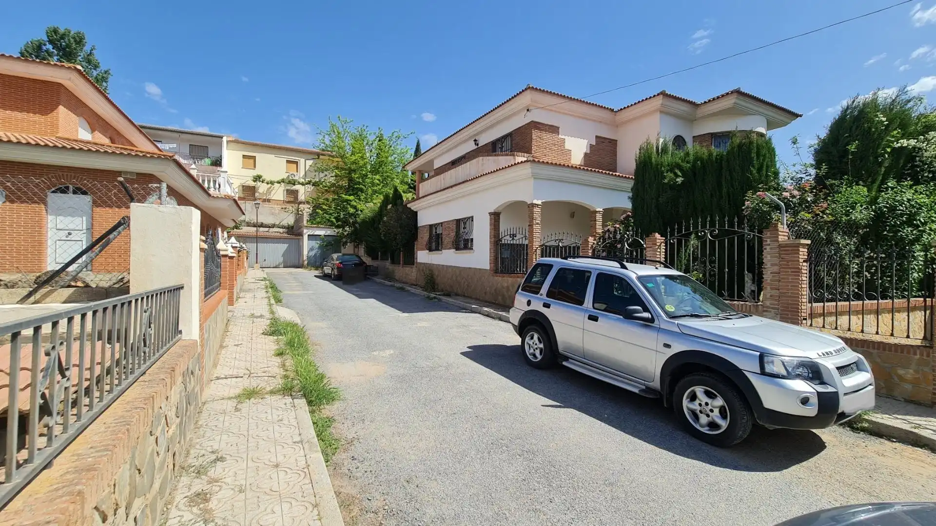 Vista exterior de Casa o xalet en venda en La Peza amb Calefacció, Jardí privat i Terrassa