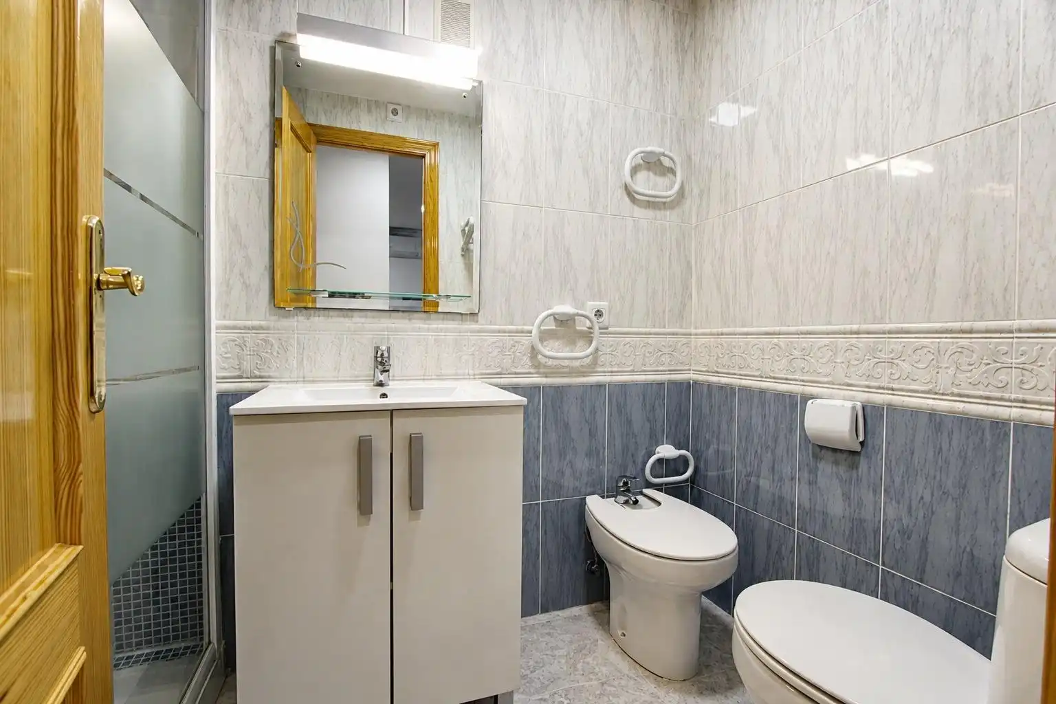 Bathroom of Flat for sale in Oropesa del Mar / Orpesa  with Air Conditioner, Terrace and Storage room