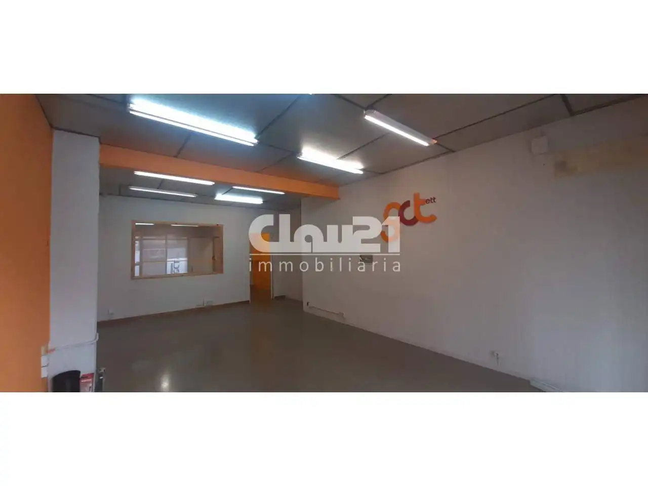 Local comercial en alquiler en Calle Aurora Bertrana, imagen 2