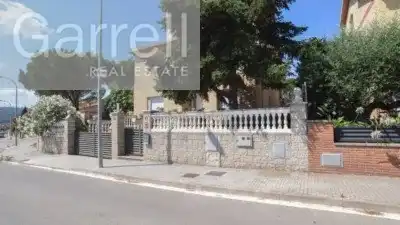 Vista exterior de Casa o chalet en venta en Llinars del Vallès