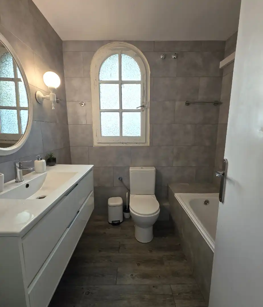 Badezimmer von Einfamilien-Reihenhaus zum Verkauf in Cambrils mit Privatgarten, Ofen und Gemeinschaftspool