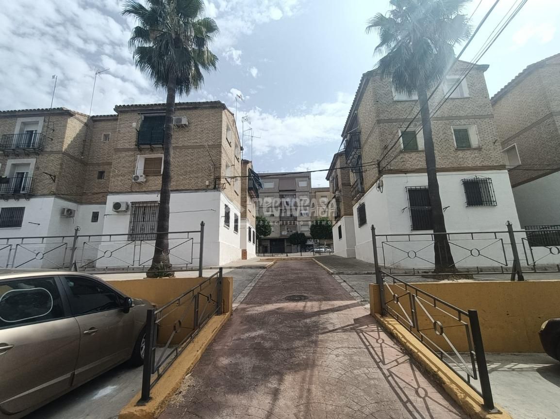 Exterior view of Flat for sale in Aguilar de la Frontera  with Balcony