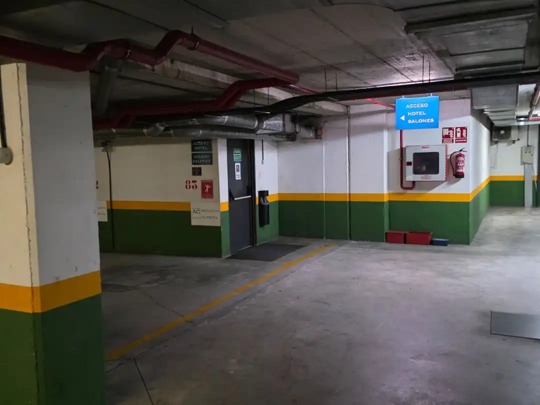 Parkplatz von Garage zur Miete in Alcalá de Henares mit Alarm