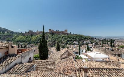 Exterior view of House or chalet for sale in  Granada Capital  with Terrace and Balcony