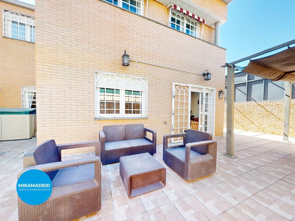 Terraza de Casa adosada en venta en Paracuellos de Jarama