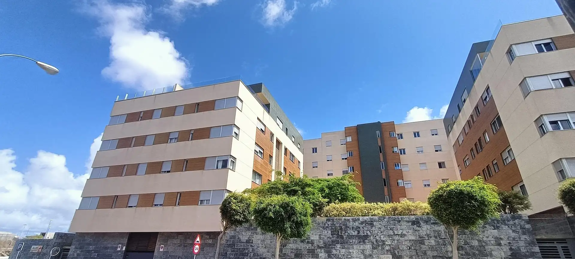 Vista exterior de Piso de alquiler en Las Palmas de Gran Canaria con Jardín privado, Trastero y Amueblado