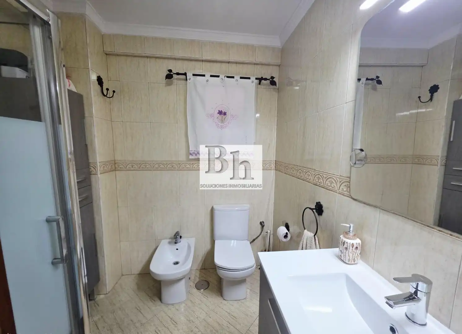Baño de Piso en venta en Málaga con Aire acondicionado