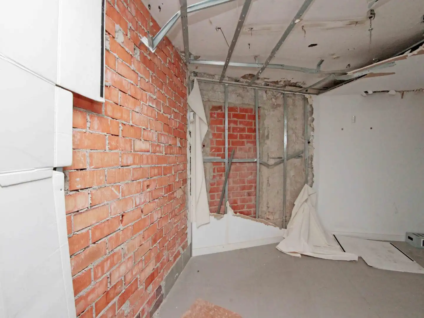 Local en venta en Cornellà de Llobregat