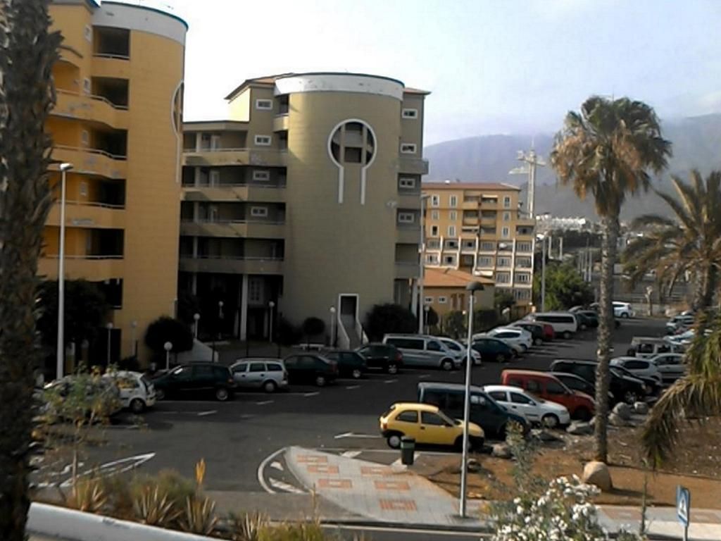 Vista exterior de Piso en venta en Adeje con Piscina comunitaria