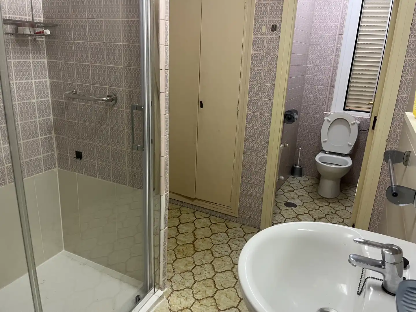 Bathroom of Flat for sale in Salamanca  with Heating, Parquet flooring and Furnished