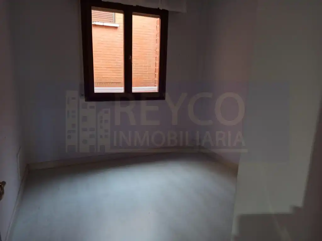 Bedroom of Flat for sale in Badarán