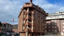 Außenansicht von Dachboden zum verkauf in Castro-Urdiales mit Terrasse