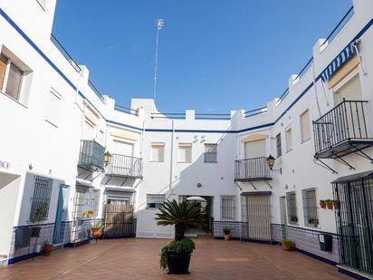 Vista exterior de Planta baixa en venda en Chipiona amb Terrassa i Piscina comunitària