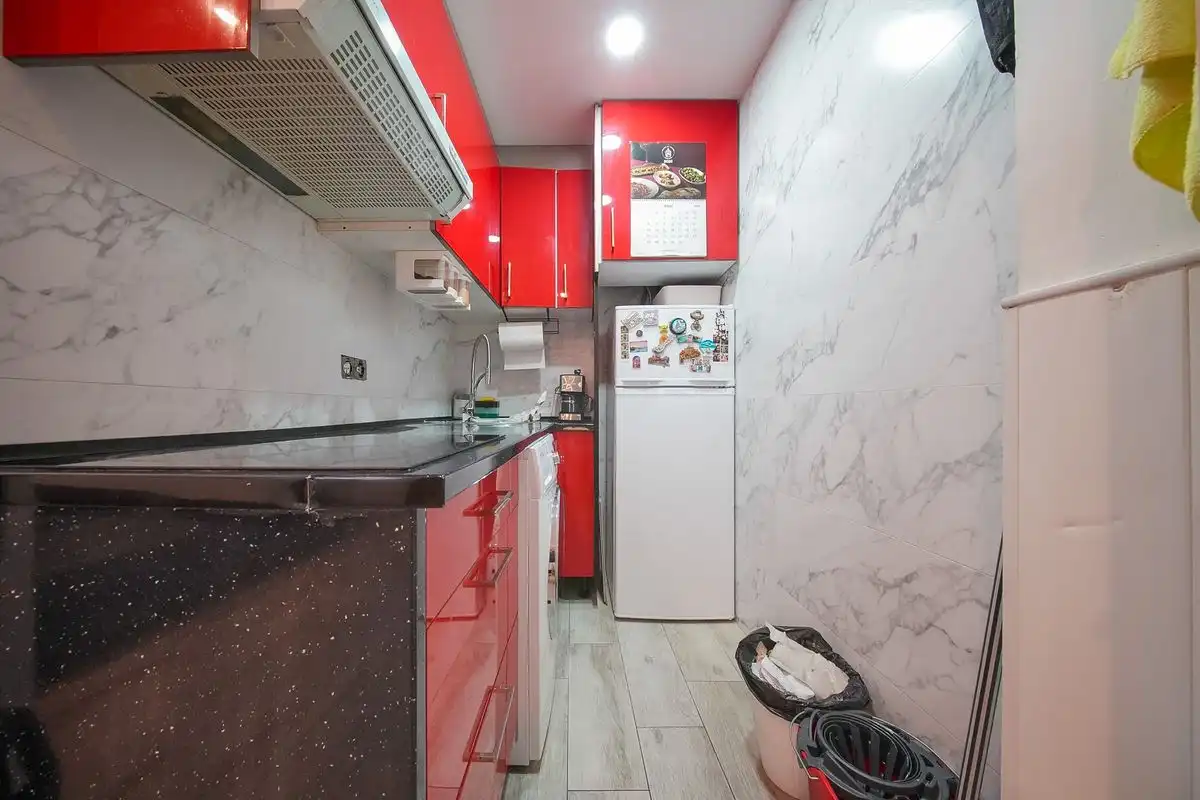 Cuina de Planta baixa en venda en Madrid amb Calefacció