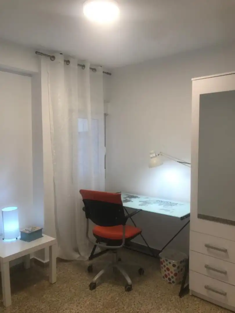 Schlafzimmer von Wohnung zur Miete in Granada mit Heizung, Möbliert und Balkon