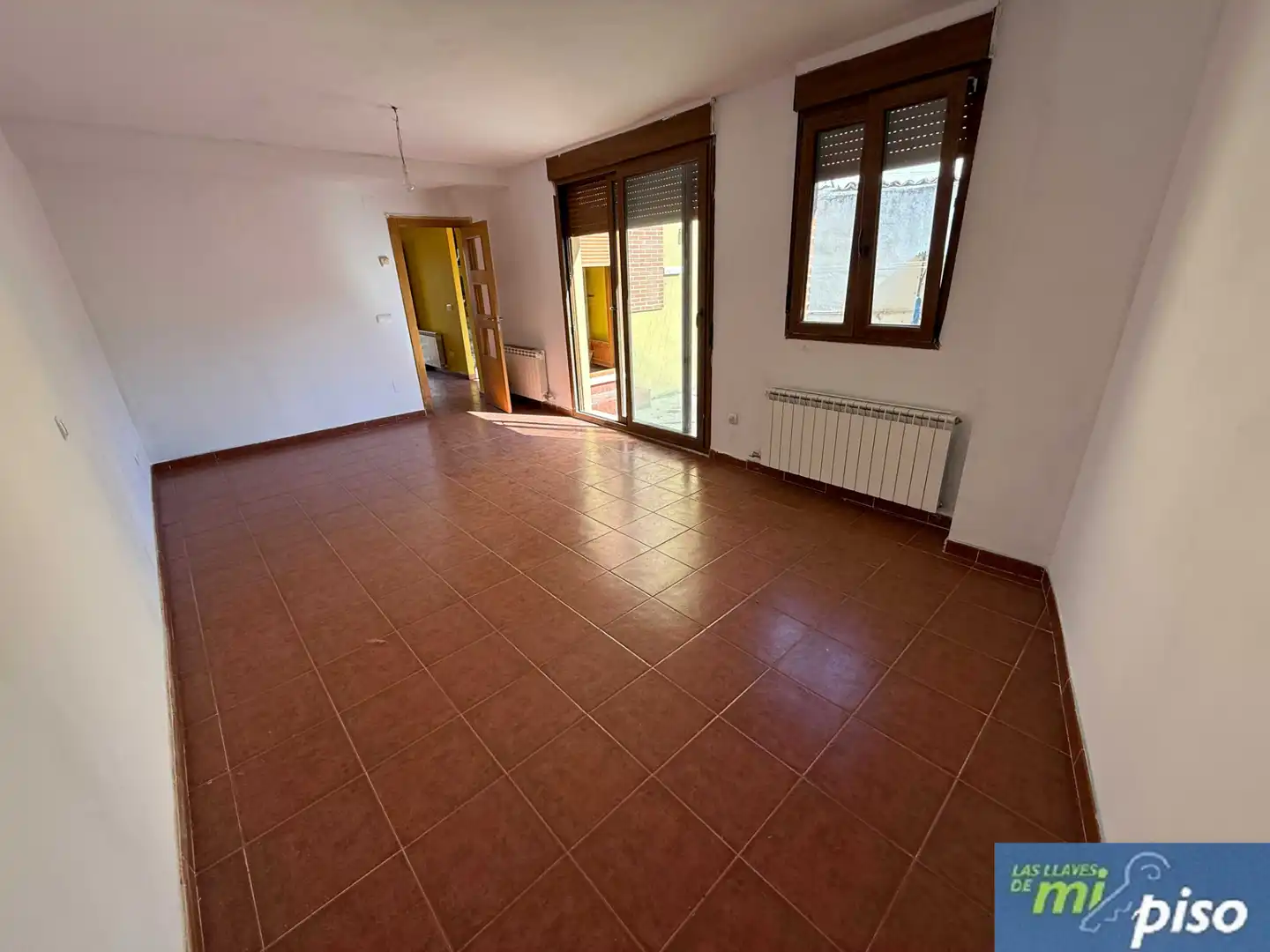 Sala d'estar de Casa adosada en venda en Corcos amb Calefacció, Jardí privat i Parquet