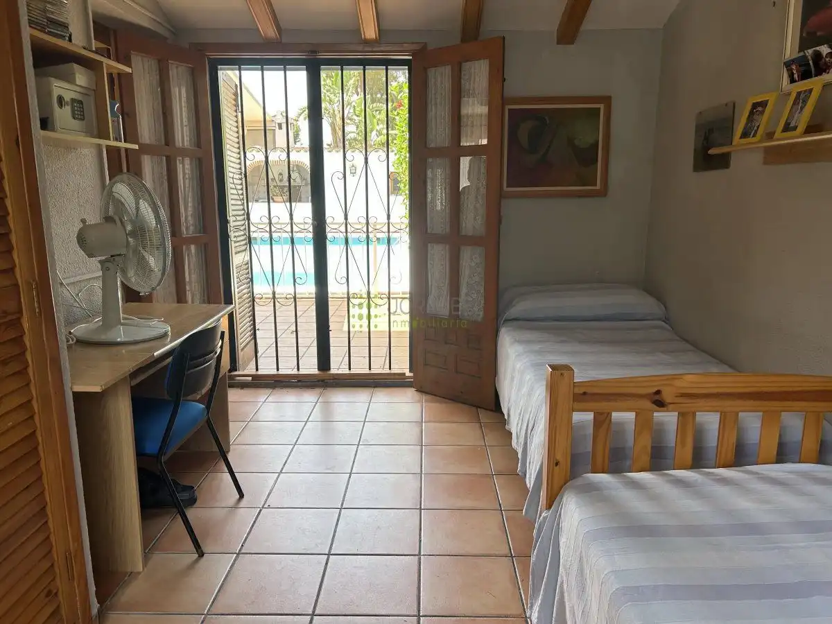 Dormitori de Casa o xalet en venda en Benicasim / Benicàssim amb Terrassa i Piscina