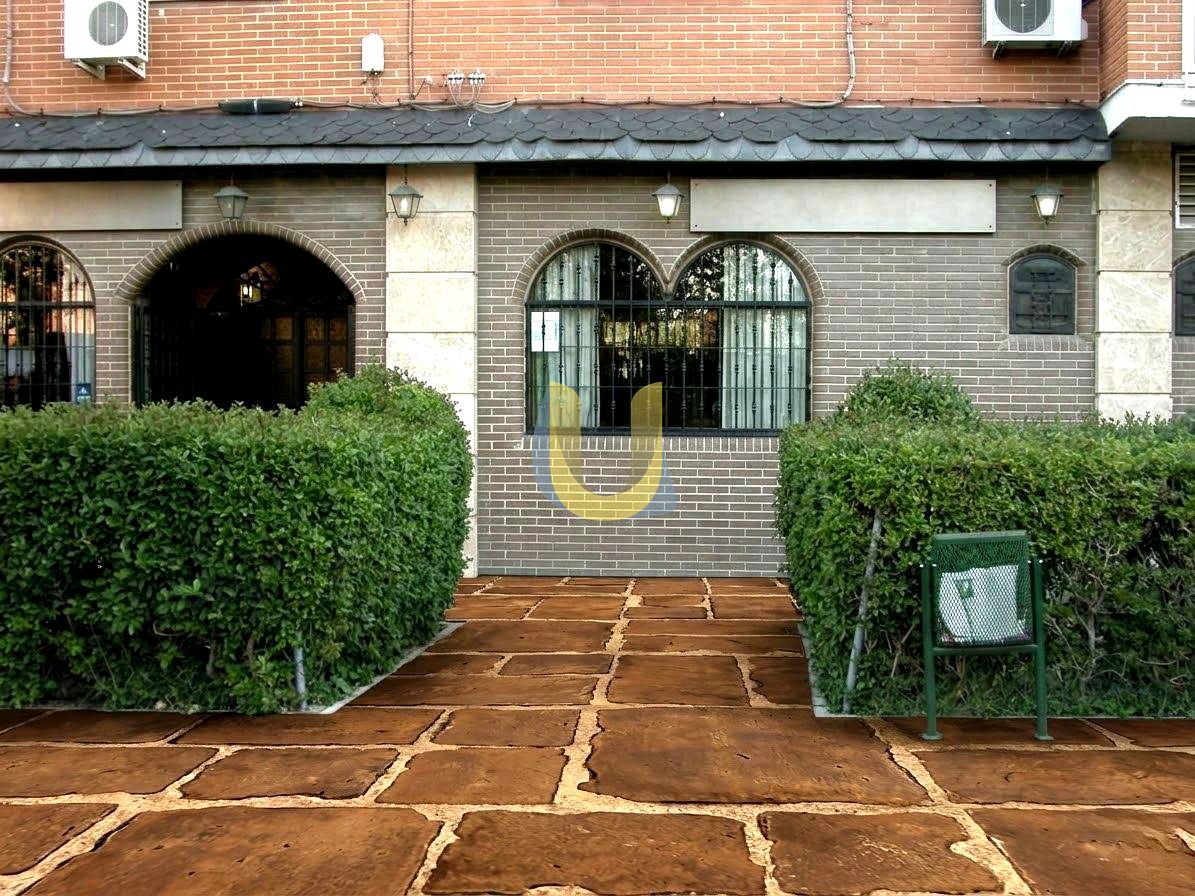 Vista exterior de Local de alquiler en Móstoles