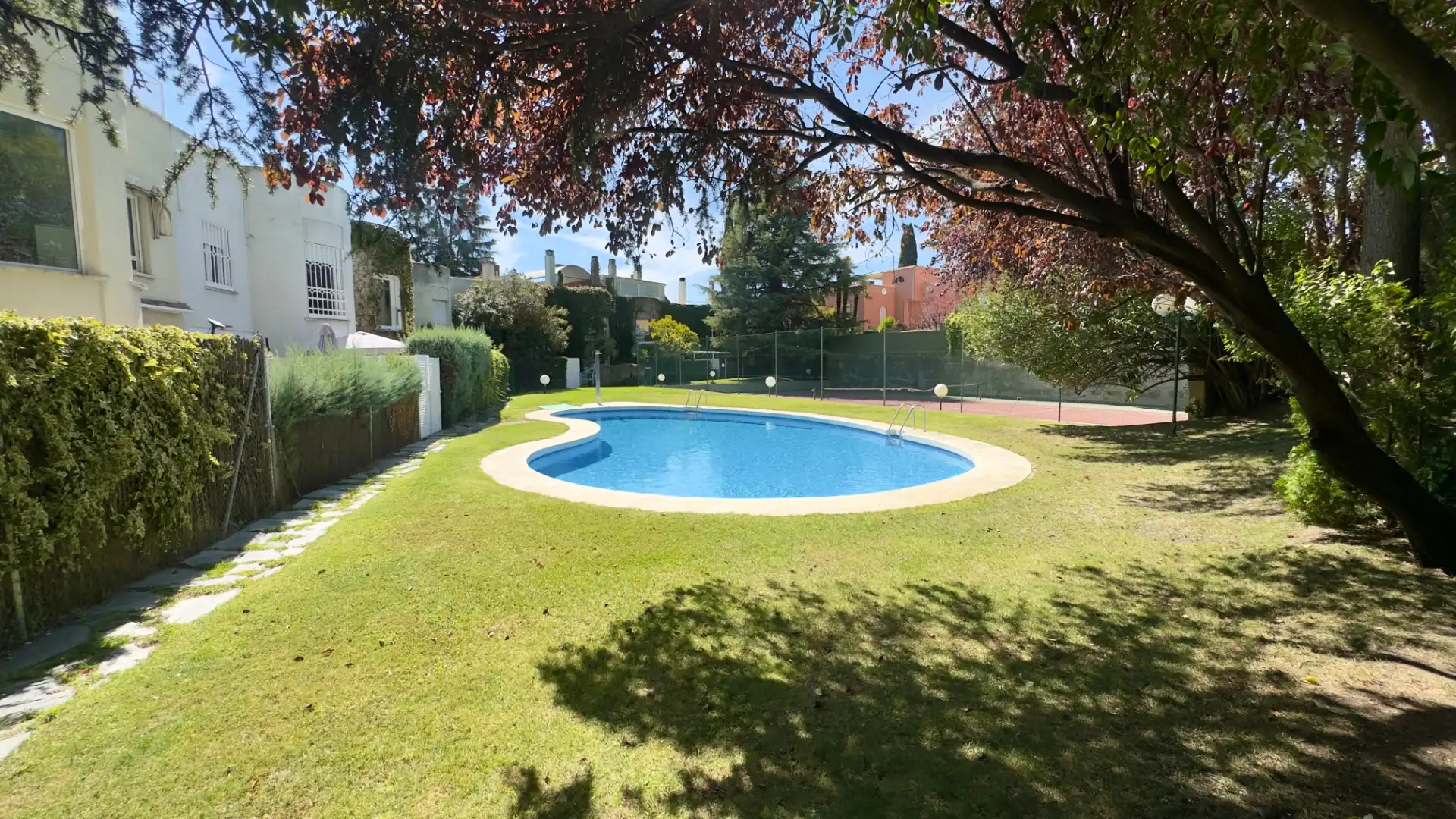Casa bifamiliare con piscina in vendita a Zona Carretera del Plantío
