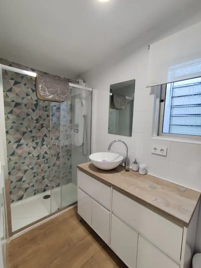 Baño de Apartamento de alquiler en Sanlúcar de Barrameda con Amueblado, Lavadora y Microondas