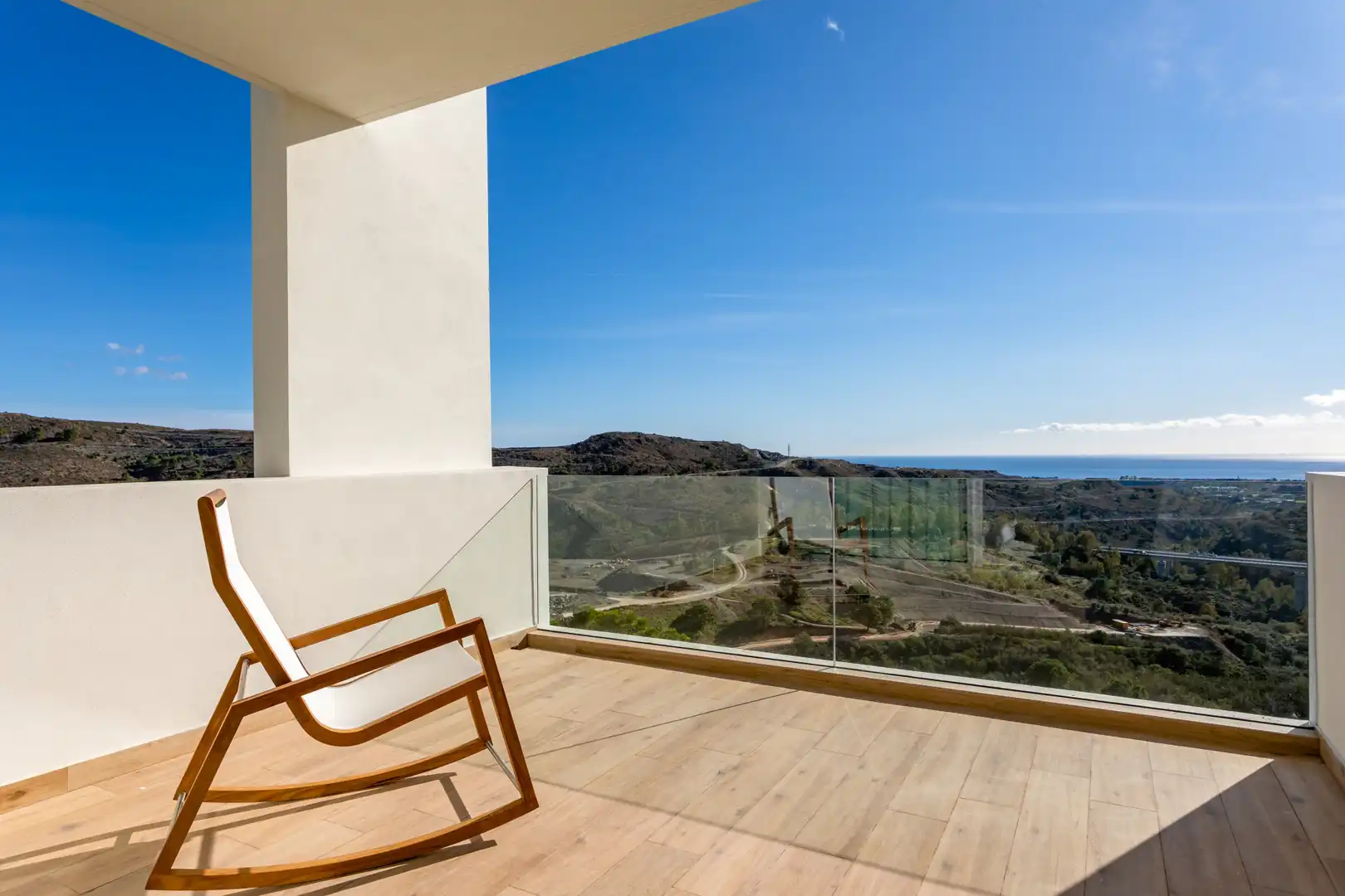 Apartment with pool for sale in Benahavís pueblo