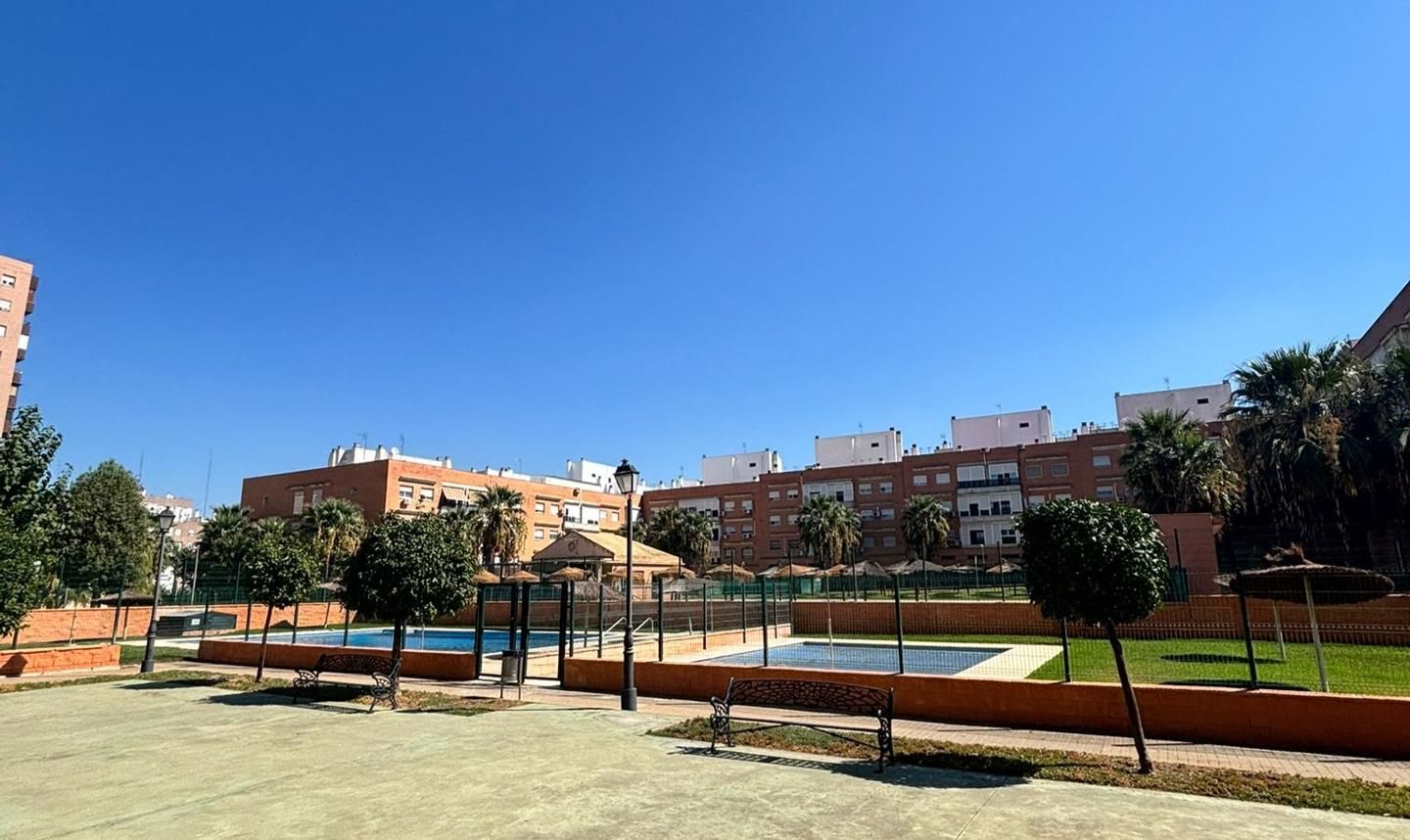 Vista exterior de Pis de lloguer en Montequinto amb Aire condicionat, Calefacció i Traster