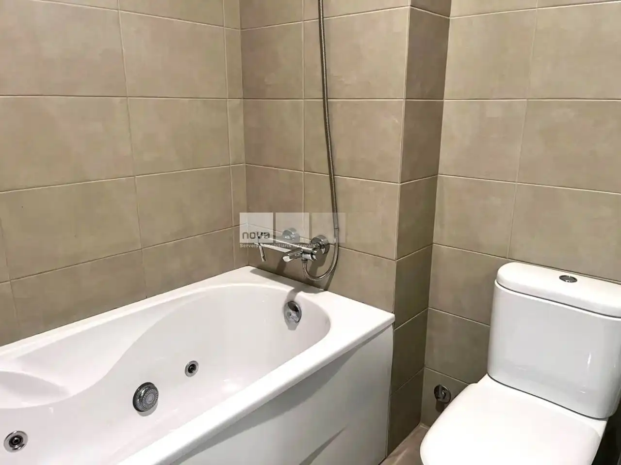 Bany de Casa o xalet de lloguer en Tona amb Calefacció i Terrassa